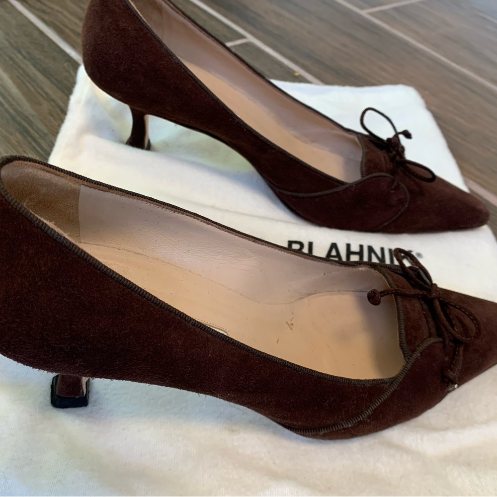 Manolo Blahnik brown suede kitten heals.